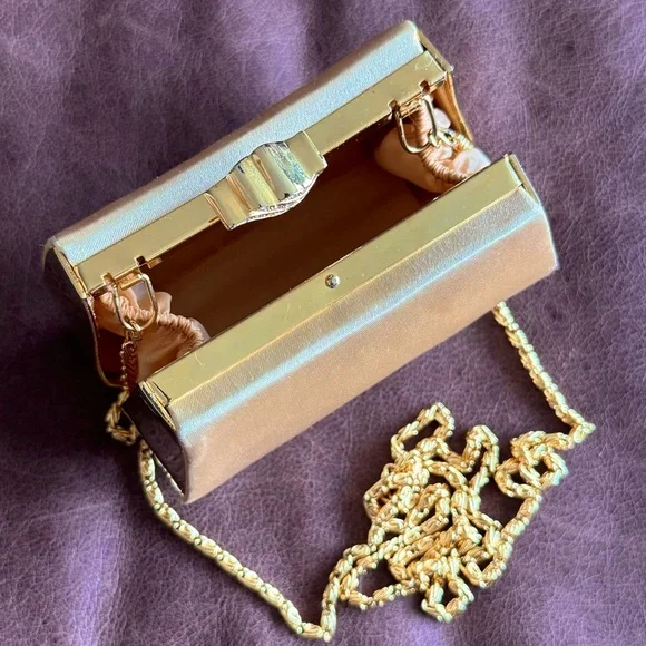 Vintage Jessica McClintock Gold Satin Clutch - Picture 2 of 10